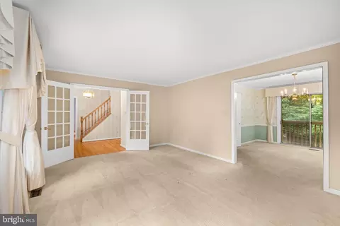 9023 Streamview Ln, Vienna, VA 22182 photo 4