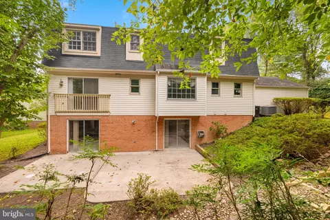 9023 Streamview Ln, Vienna, VA 22182 photo 32