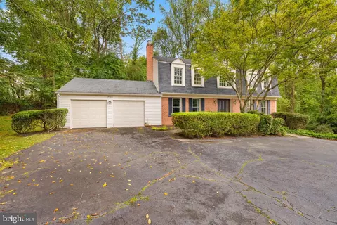 9023 Streamview Ln, Vienna, VA 22182 photo 35