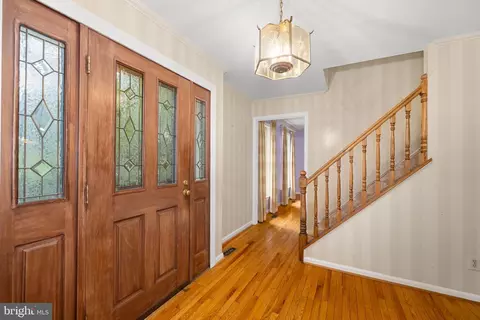 9023 Streamview Ln, Vienna, VA 22182 photo 2