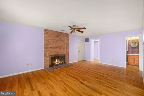 9023 Streamview Ln, Vienna, VA 22182 photo 12