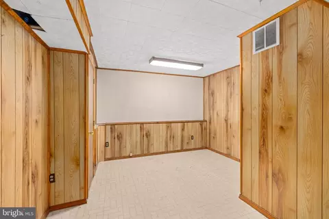9023 Streamview Ln, Vienna, VA 22182 photo 27