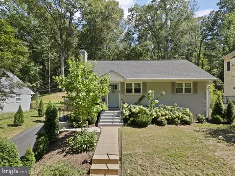 7103 Valleycrest Blvd, Annandale, VA 22003