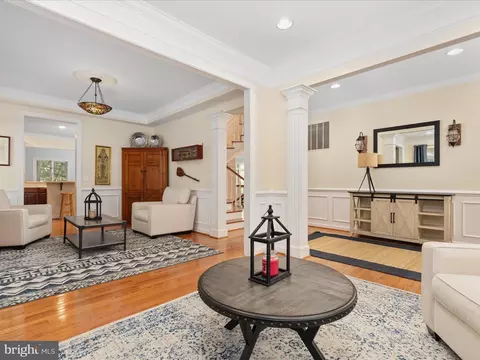 8590 Beatrice Ct, Springfield, VA 22152 photo 6