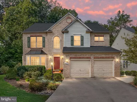 8590 Beatrice Ct, Springfield, VA 22152 photo 2