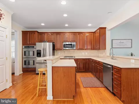 8590 Beatrice Ct, Springfield, VA 22152 photo 10