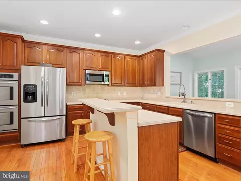 8590 Beatrice Ct, Springfield, VA 22152 photo 11