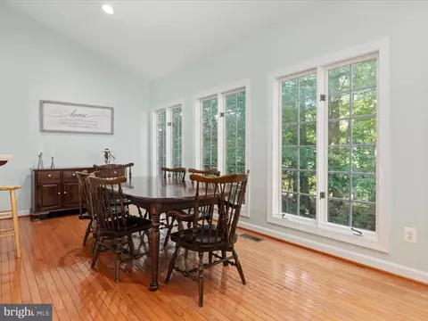 8590 Beatrice Ct, Springfield, VA 22152 photo 14