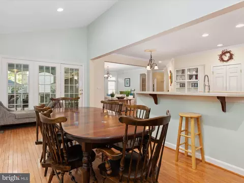 8590 Beatrice Ct, Springfield, VA 22152 photo 13