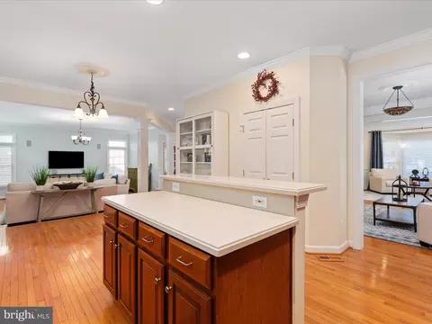 8590 Beatrice Ct, Springfield, VA 22152 photo 12