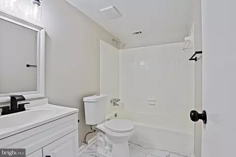 Bath - 11619 Vantage Hill Rd #1A, Reston, VA 20190 photo 1 of 2