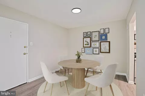 Dining - 11619 Vantage Hill Rd #1A, Reston, VA 20190 photo 1 of 1