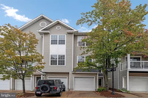 4528 Superior Sq, Fairfax, VA 22033