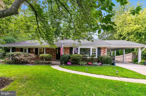 9216 Presidential Dr, Alexandria, VA 22309
