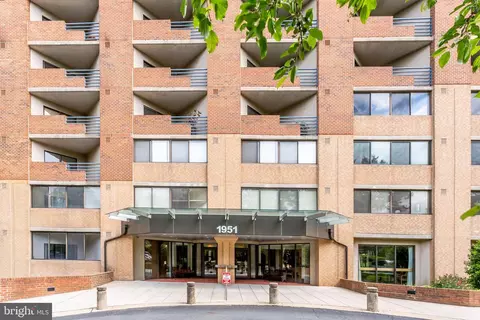 1951 Sagewood Ln #226, Reston, VA 20191