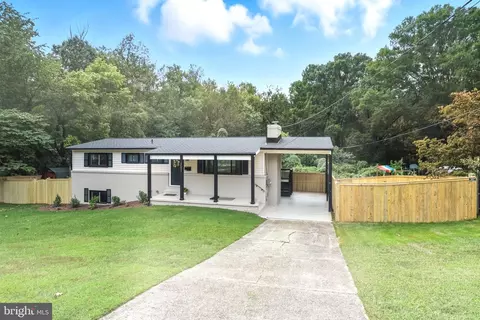 4501 Tipton Ln, Alexandria, VA 22310
