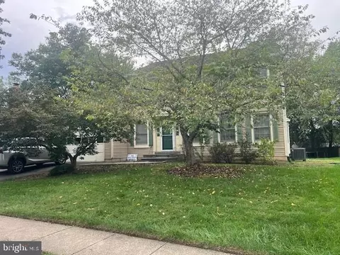 5833 Colfax Ave, Alexandria, VA 22311