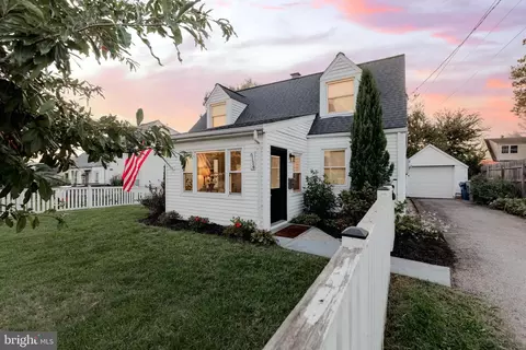 6114 Bangor Dr, Alexandria, VA 22303