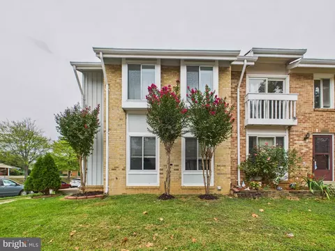 2100 Berger Pl, Herndon, VA 20170