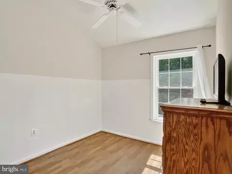 Bedroom - 5702 Mason Bluff Dr, Burke, VA 22015 photo 7 of 7