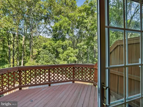 Exterior - 5702 Mason Bluff Dr, Burke, VA 22015 photo 2 of 5