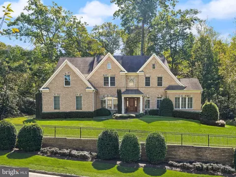9603 Thistle Ridge Ln, Vienna, VA 22182