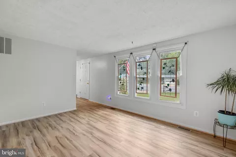7757 Tara Heights Pl, Springfield, VA 22153 photo 8
