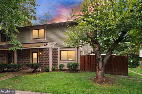 10679 Spring Oak Ct, Burke, VA 22015