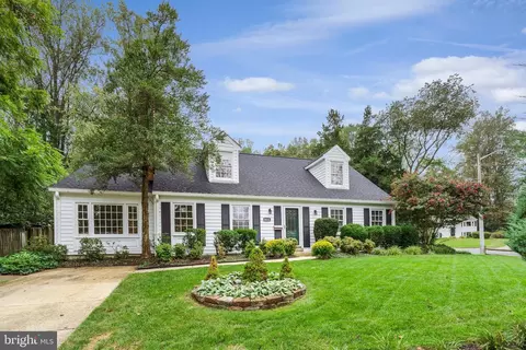 8611 Canterbury Dr, Annandale, VA 22003