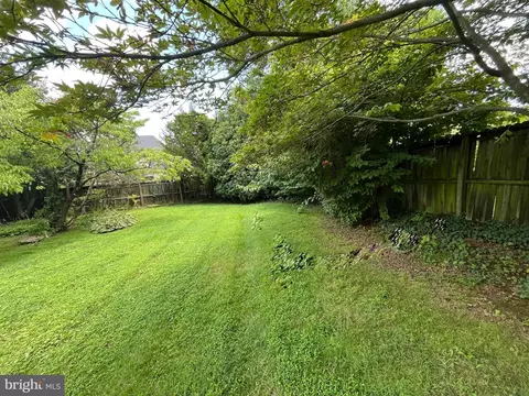 7109 Idylwood Rd, Falls Church, VA 22043