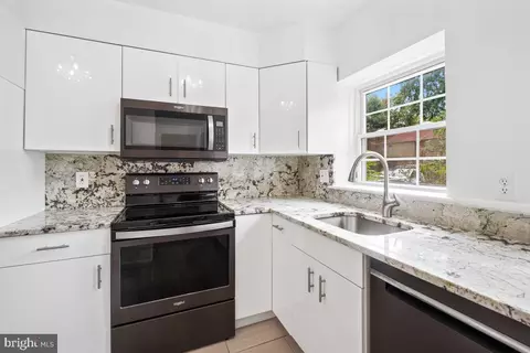 2134 Golf Course Dr, Reston, VA 20191 photo 15
