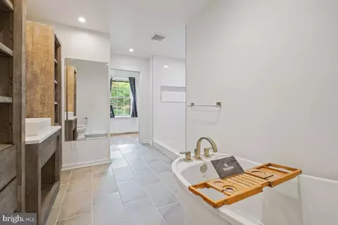 2134 Golf Course Dr, Reston, VA 20191 photo 38