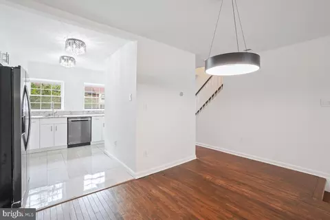 2134 Golf Course Dr, Reston, VA 20191 photo 9