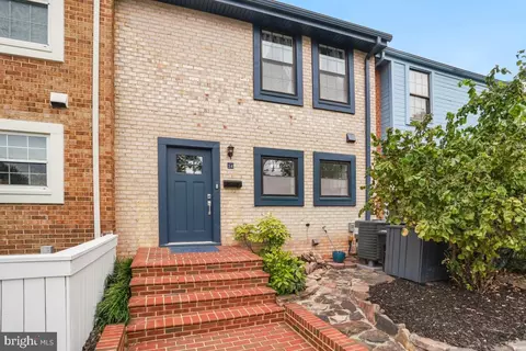 2134 Golf Course Dr, Reston, VA 20191