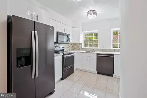 2134 Golf Course Dr, Reston, VA 20191 photo 12