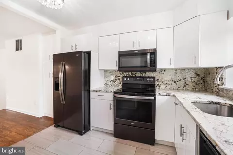 2134 Golf Course Dr, Reston, VA 20191 photo 17