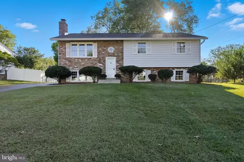 14615 Baugher Dr, Centreville, VA 20120