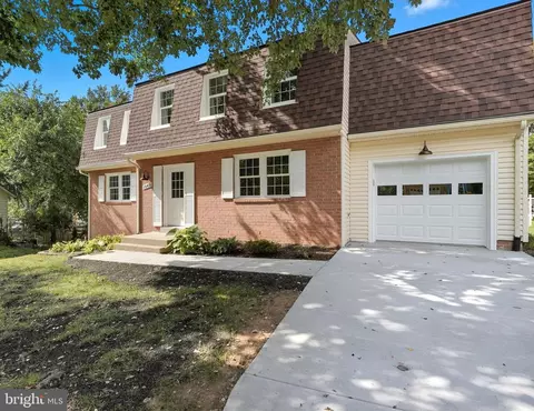 10431 Headly Ct, Fairfax, VA 22032