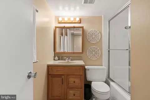 Bath - 1532 Northgate Sq #1A, Reston, VA 20190 photo 1 of 2