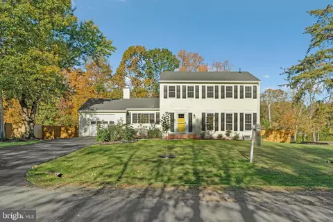 2330 Archdale Rd, Reston, VA 20191
