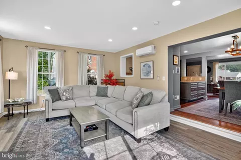 6903 Floyd Ave, Springfield, VA 22150 photo 12