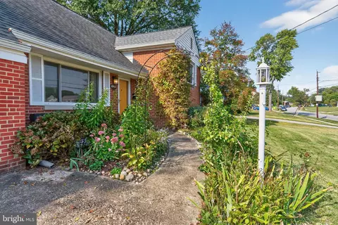 6903 Floyd Ave, Springfield, VA 22150 photo 3