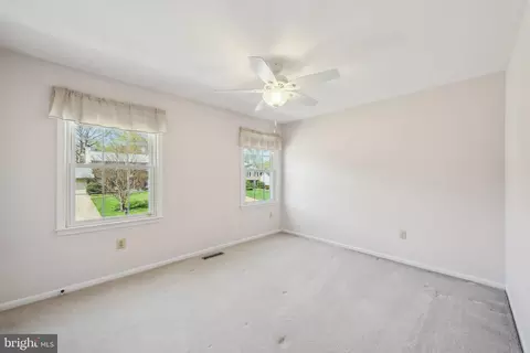 Bedroom - 8312 Timber Brook Ln, Springfield, VA 22153 photo 3 of 6