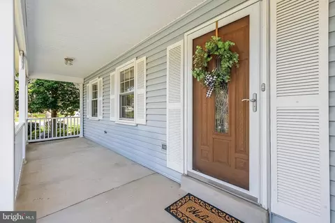 Exterior - 8312 Timber Brook Ln, Springfield, VA 22153 photo 3 of 7