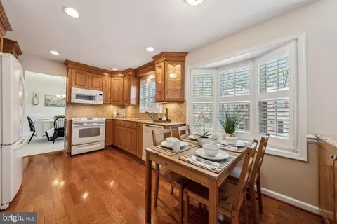 Kitchen - 8312 Timber Brook Ln, Springfield, VA 22153 photo 2 of 5