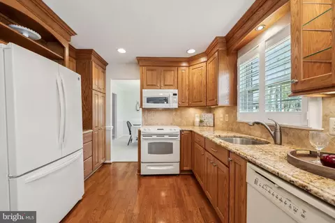 Kitchen - 8312 Timber Brook Ln, Springfield, VA 22153 photo 4 of 5