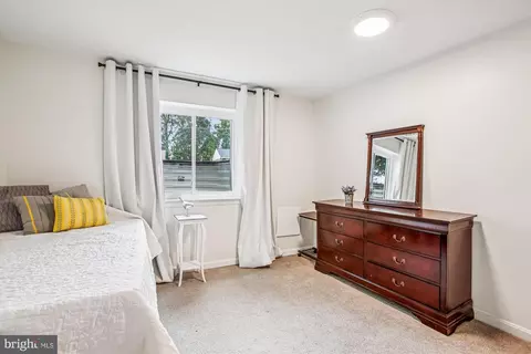 Bedroom - 5808 Ash Dr, Springfield, VA 22150 photo 10 of 10