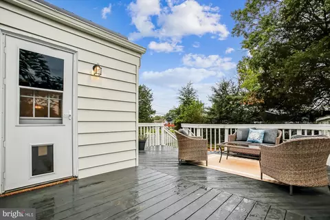 Exterior - 5808 Ash Dr, Springfield, VA 22150 photo 12 of 19