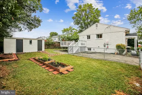 Exterior - 5808 Ash Dr, Springfield, VA 22150 photo 5 of 19