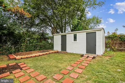 Exterior - 5808 Ash Dr, Springfield, VA 22150 photo 9 of 19